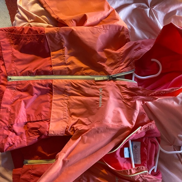 Columbia girls rain jacket/wind jackets - Picture 2 of 3